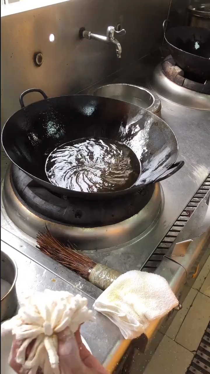 厨房的兄弟,一人来一句厨师文案吧