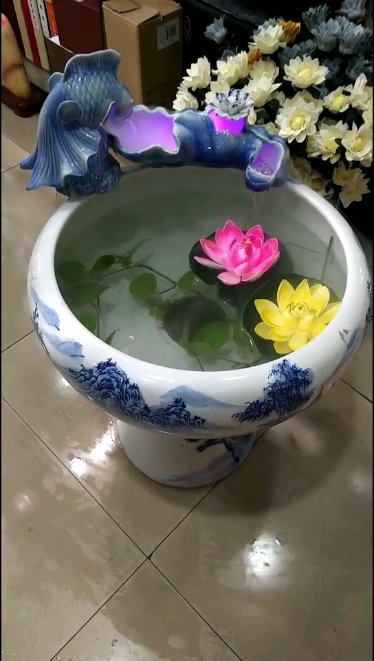 好漂亮的手绘鱼缸啊