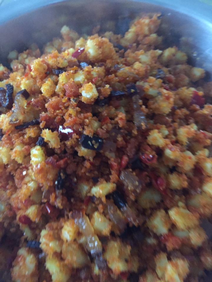 #舌尖上的乡村美食#美食~~~榨广椒炒腊肉和土豆~~~洋葱~~~~~虎皮青椒