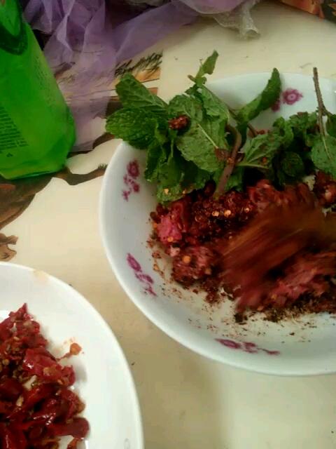 生牛肉太好吃了 魔芋豆腐也可以  哈哈哈哈