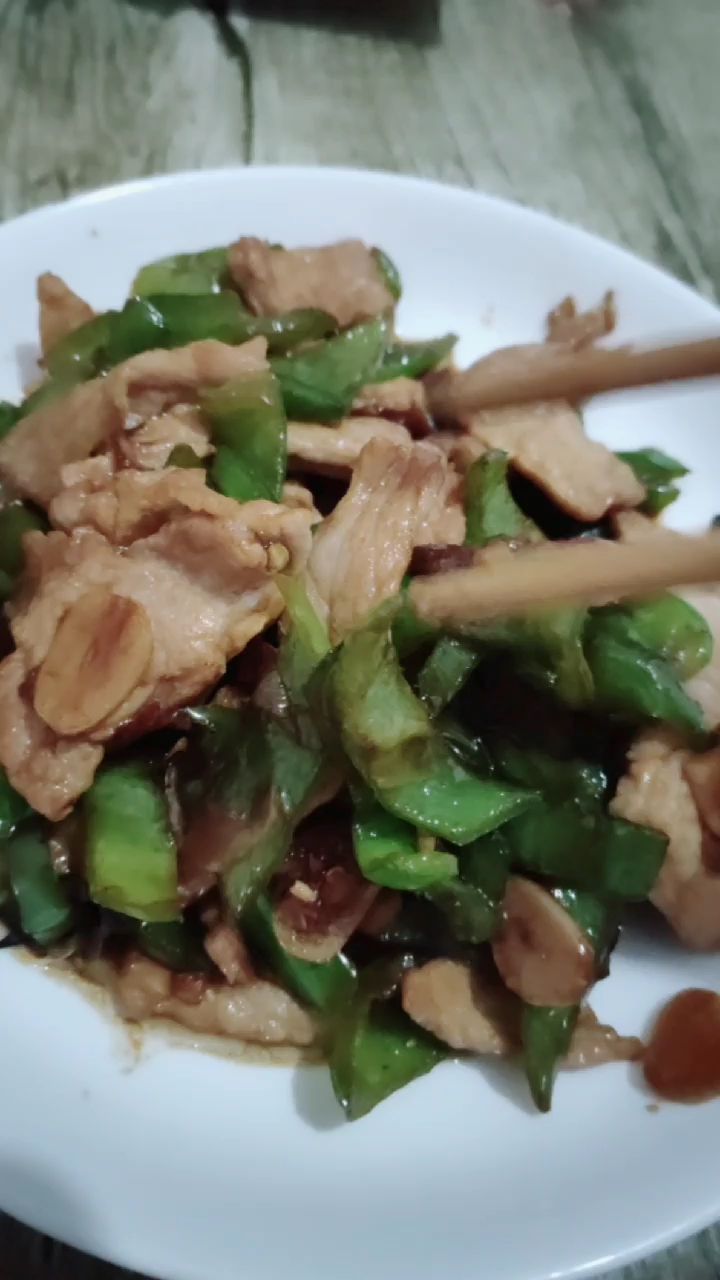 农家小炒肉。