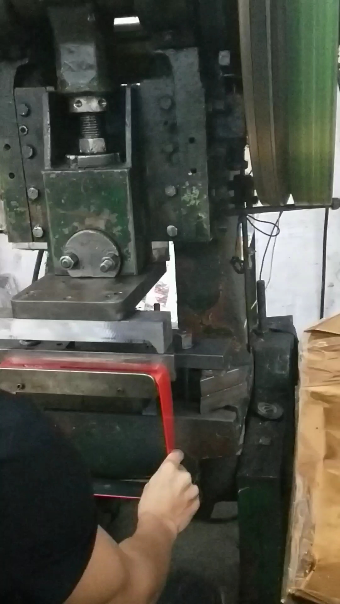 做饼干盒