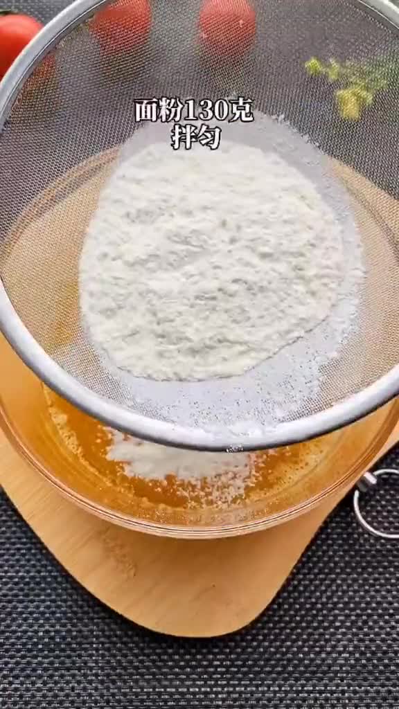 #我要上热门#三个鸡蛋一碗面,用电饼档做出香酥好吃的鸡蛋卷