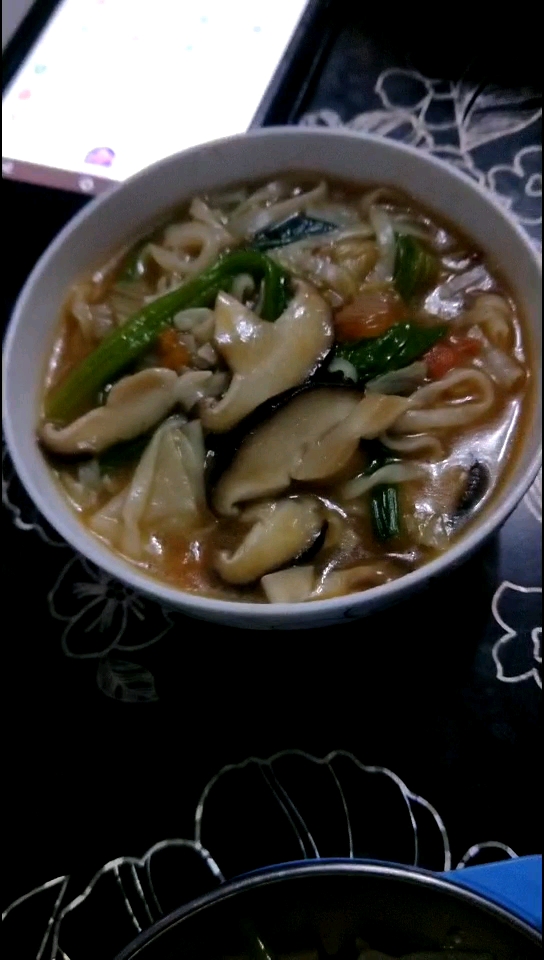 给老爸老妈做的香菇菠菜面