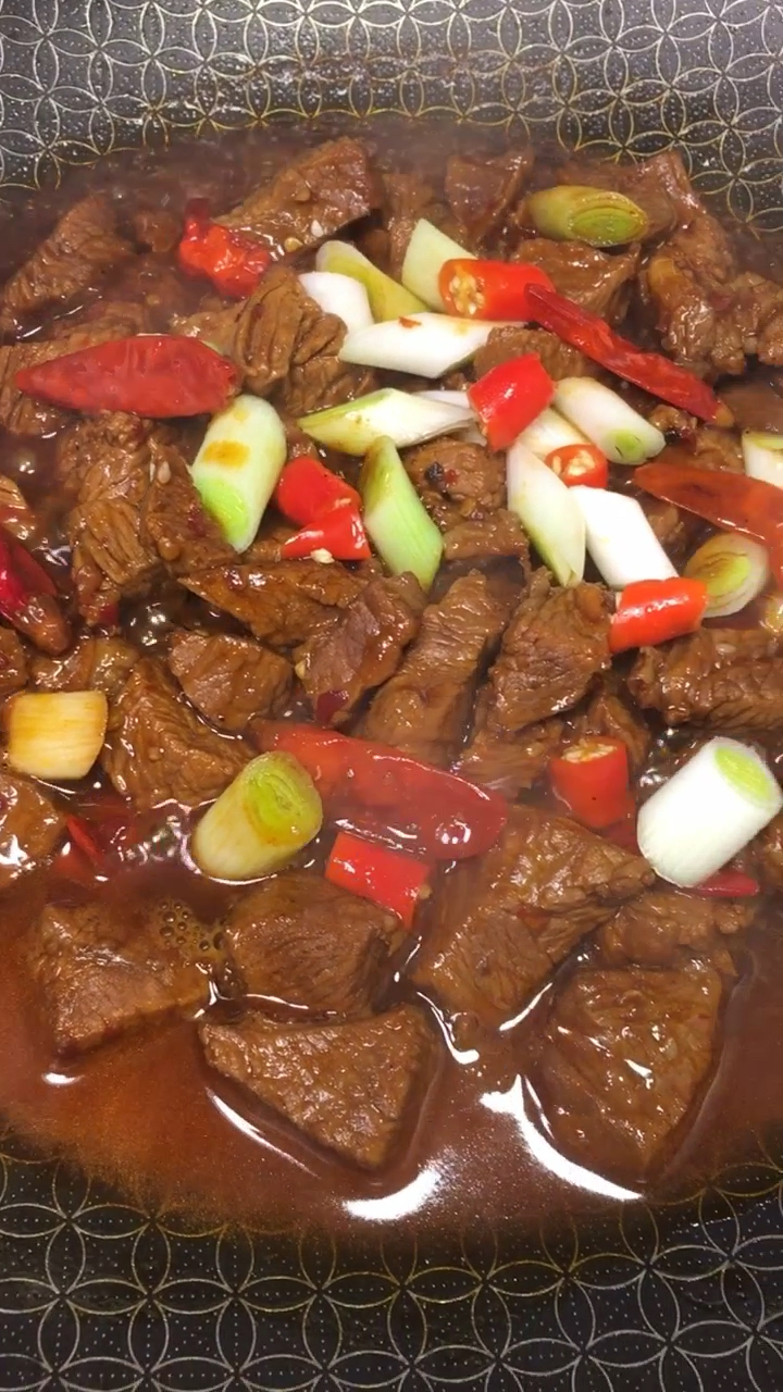 红烧牛肉家庭做法简单好吃!