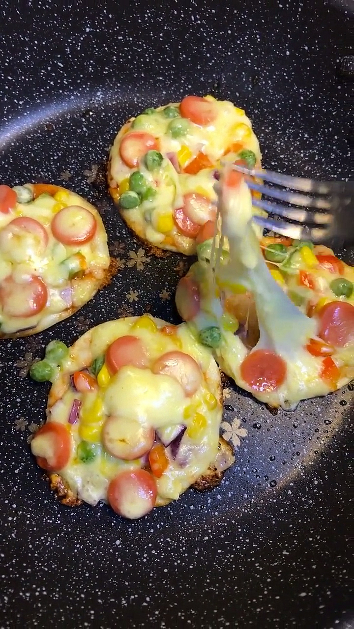 用饺子皮做迷你小披萨
