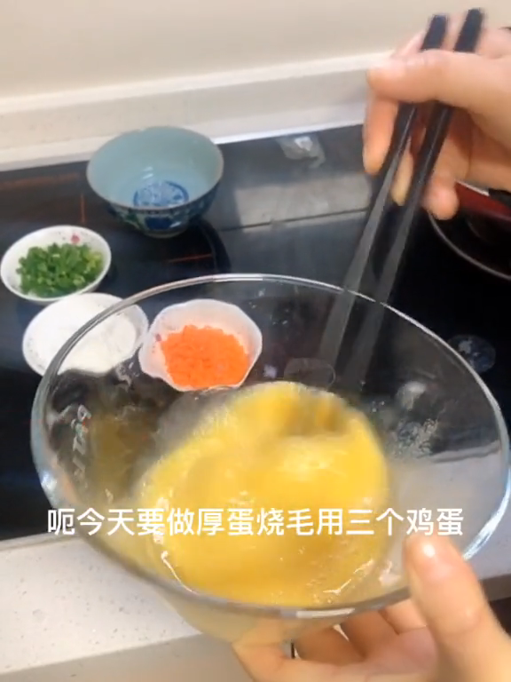 农村酒席上的厚鸡蛋块做法