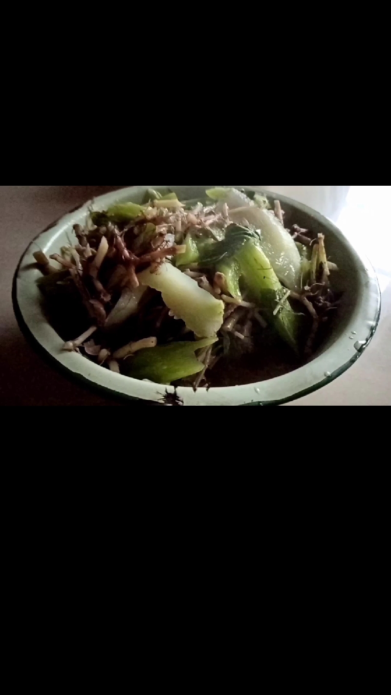 #家乡特色美食#春天的鱼腥草是最嫩的和芥菜一起清炒特别美味
