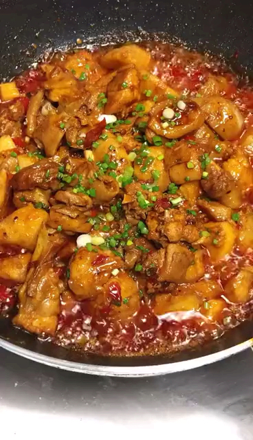 好吃的芋头焖鸡