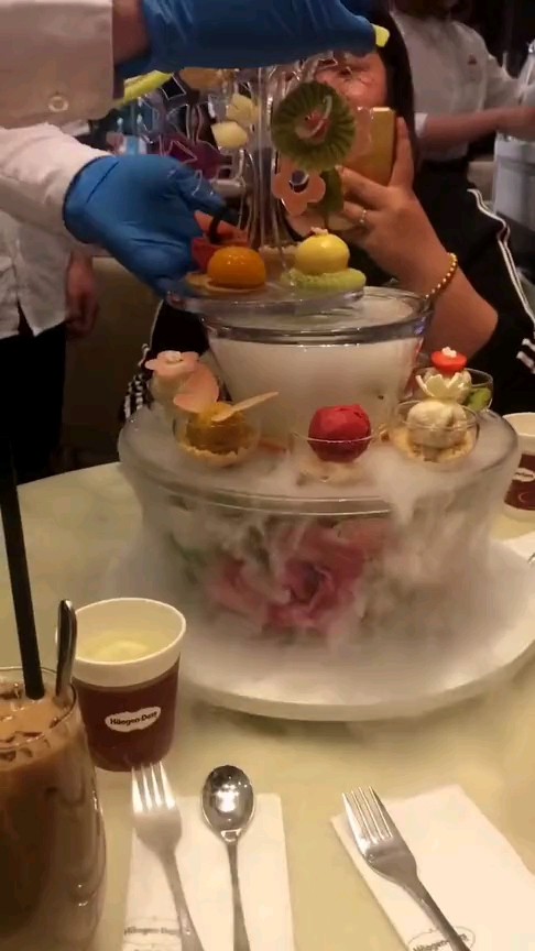 哈根达斯288一份的冰淇淋火锅