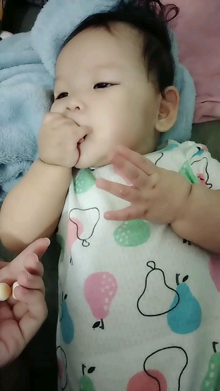 自己吃小馒头 表情萌萌哒