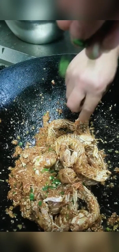 皮皮虾,我们走一起找个女朋友,吃炸鸡喝啤酒