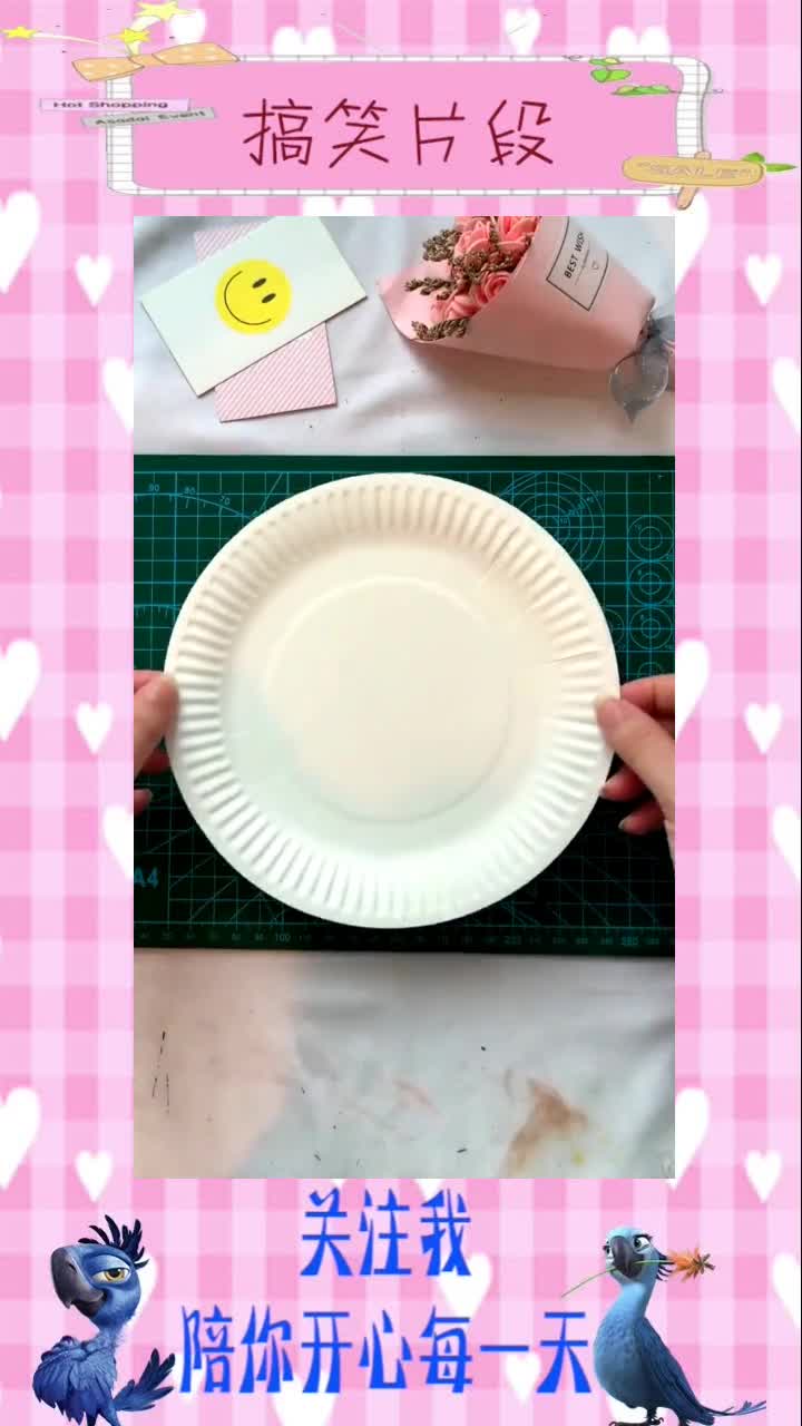 手工制作:在蛋糕碟上画画,是怎样一种体验,搞笑视频