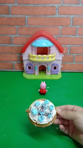 给佩奇做生日蛋糕!