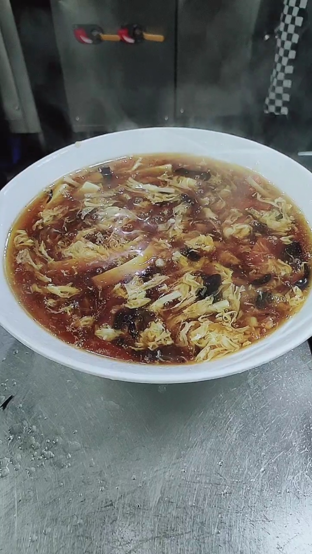 #不可辜负的美食#酸辣汤配一笼包子或者来两根油条，简直太美了。