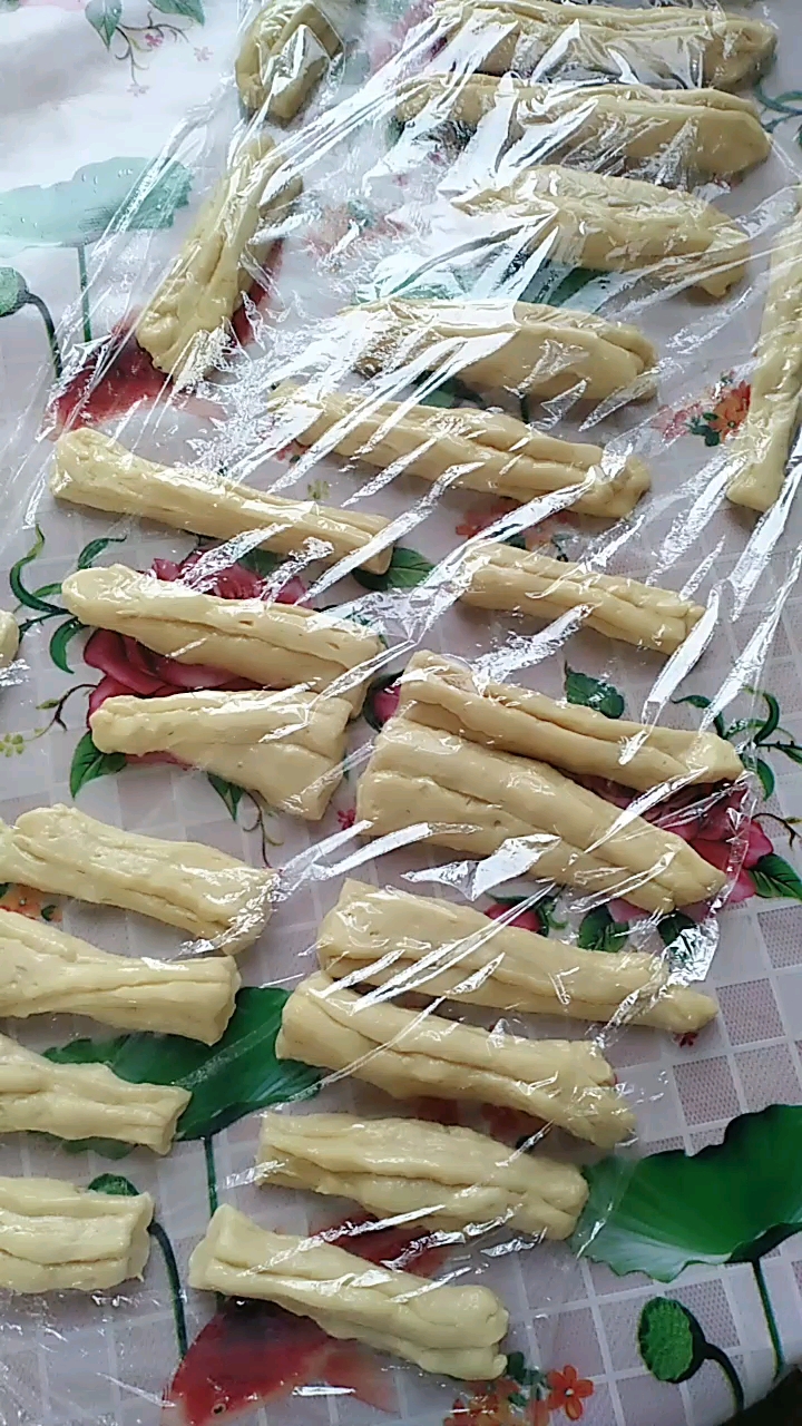 在家学炸油条