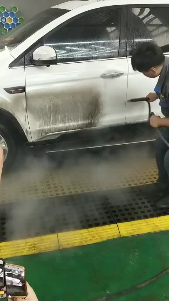 蒸汽洗车机清洗的不仅仅是明显的泥巴和污渍!重点是吸附在漆面上的静电灰尘