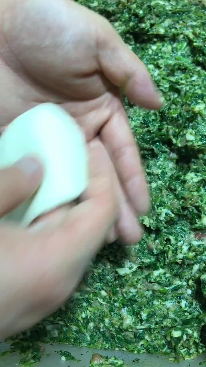 两手一挤变漂亮饺子手法