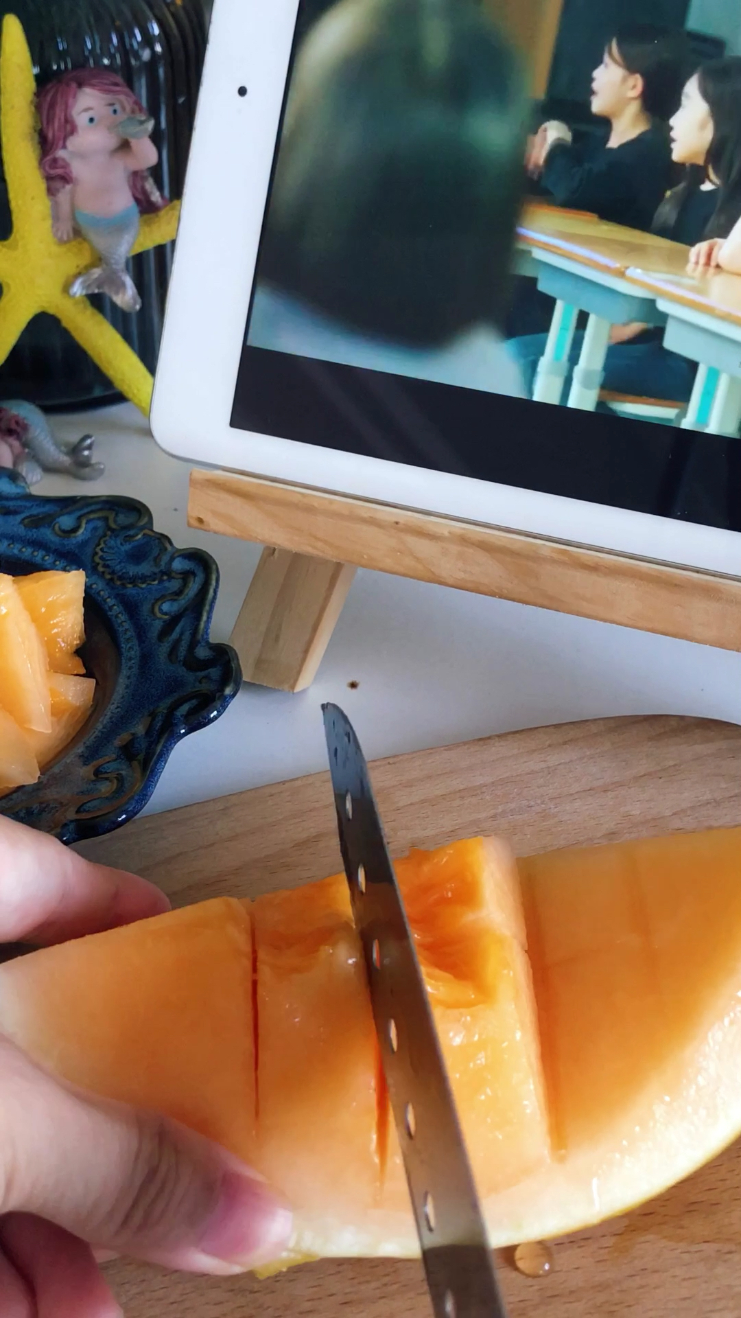 #饮品#超级清香的哈密瓜清茶,甘甜提神,再来个哈密瓜果盘,惬意的下午茶