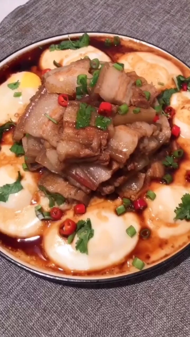 五花肉蒸蛋这么做,鲜嫩可口哦,你喜欢麽?