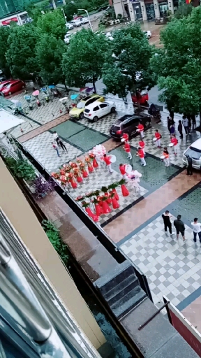 楼下店铺开业