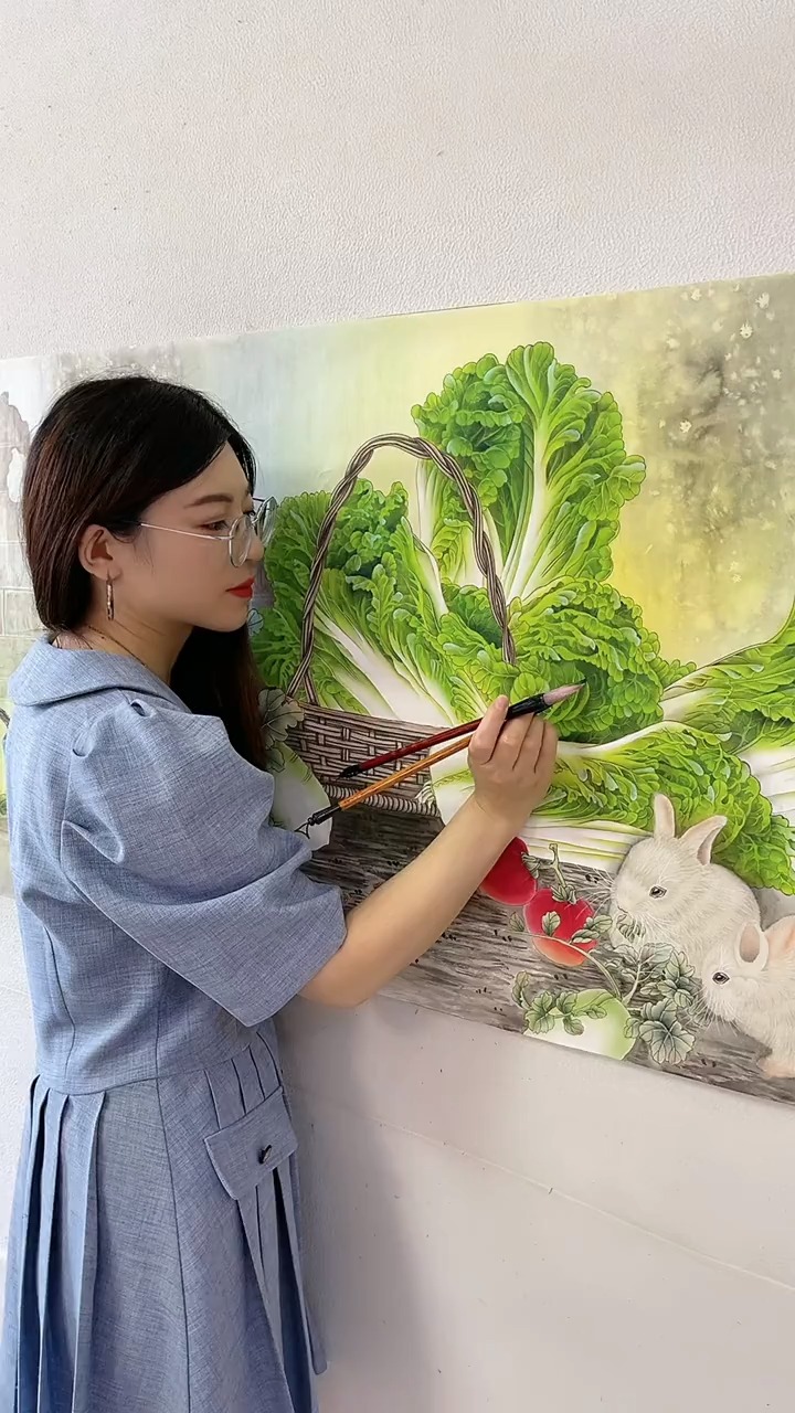 今天给小伙伴们分享我画的白菜,炎热的夏日大家多吃一点蔬菜、有利于健康噢。
