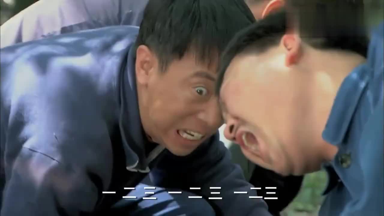 油菜花香:大家终于搬开大树,看见沟里躺着的京生周英都不好意思