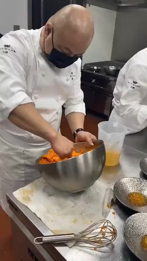 高档餐厅的饭菜,最重要的就是摆盘,这是大厨亲口说过的!