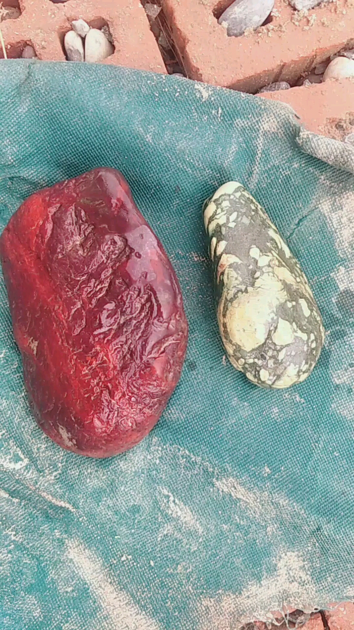 漂亮的鸡血石,傻眼了,漂亮不漂亮,大家说了算