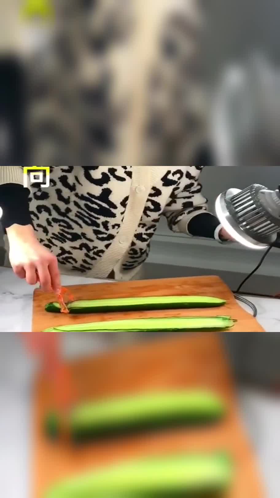 同样是凉拌黄瓜,经过厨师精湛手艺,摆盘就是这么别出心裁!