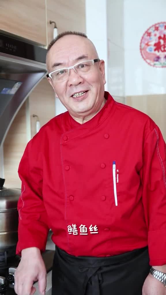 介道素炒鳝鱼丝,用香菇做出鳝鱼的味道,学会了,你在家也能当大厨!,美食
