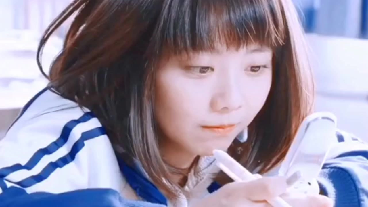 包子脸装嫩,却圈粉全国观众的女星,谭松韵!