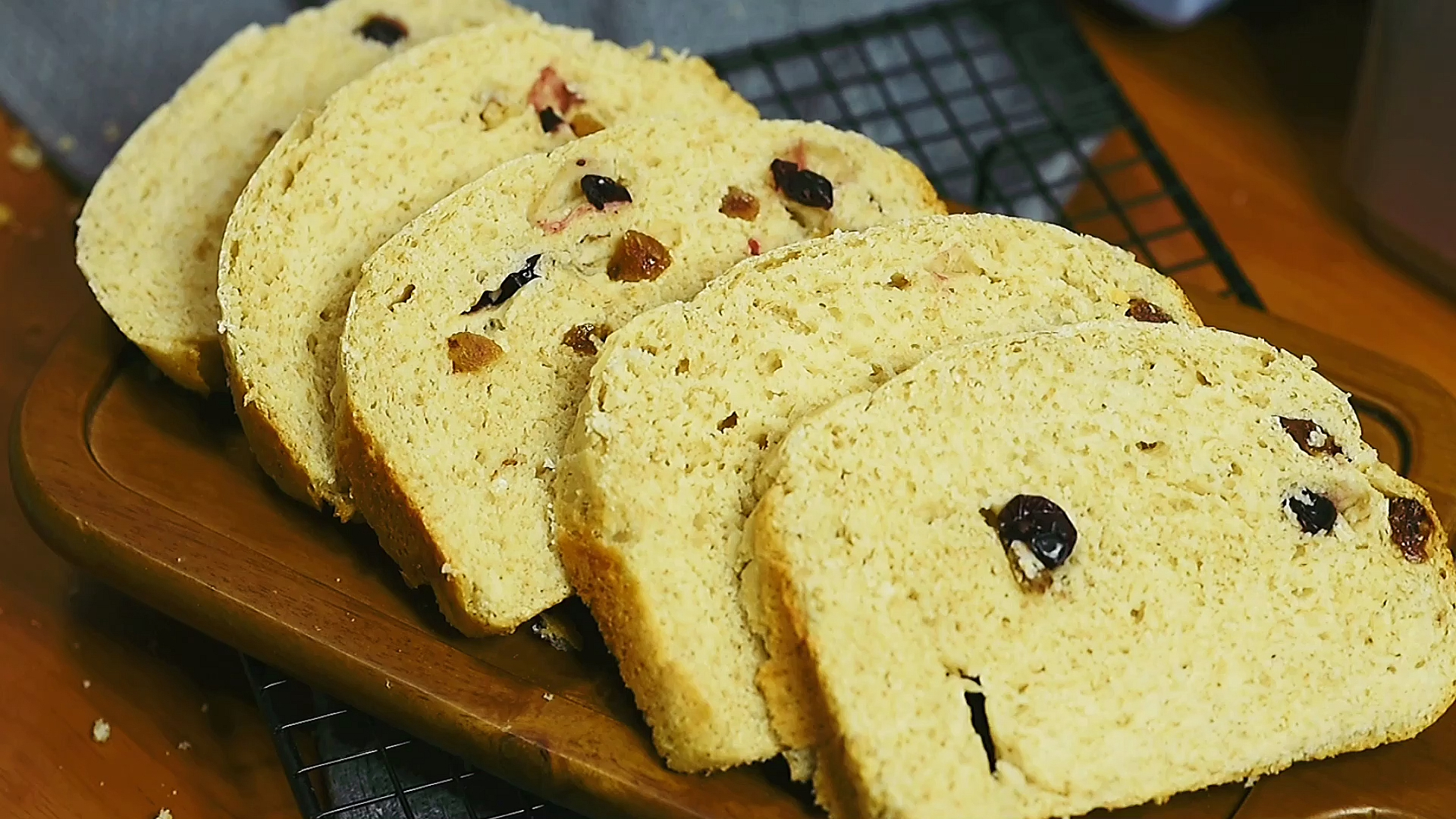 #不可辜负的美食#无糖无油的纯全麦面包做法,减脂期的朋友必备