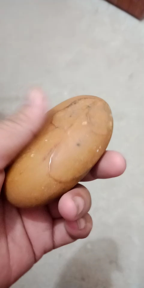 黄蜡石鹅蛋形