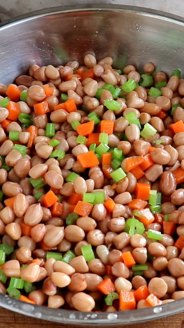 年夜饭经典凉拌菜,五香花生米的做法