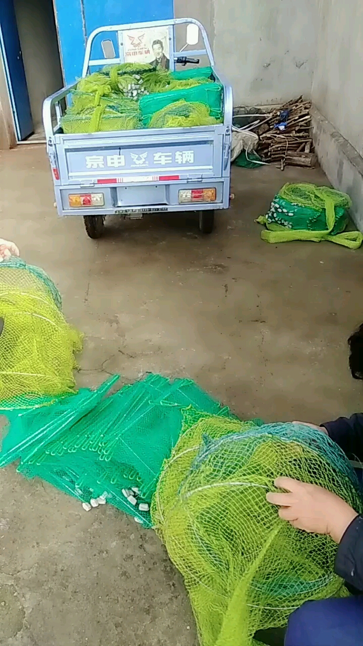 眼子大了,虾子会跑出来,再加工哈