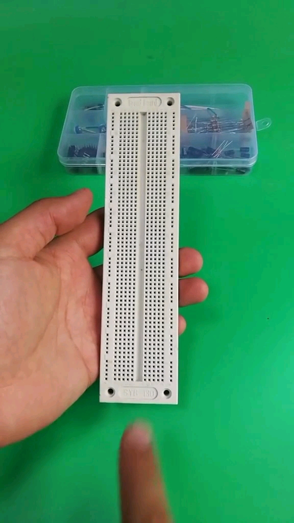 面包板制作实用触摸灯电路