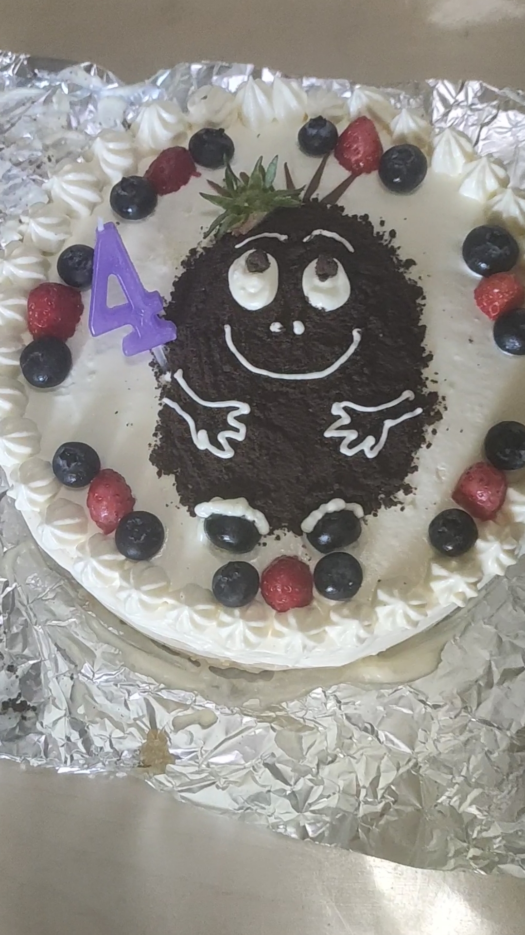 #自制美食#今天宝宝四岁生日,非常时期爸妈自制生日蛋糕,看看可爱不?