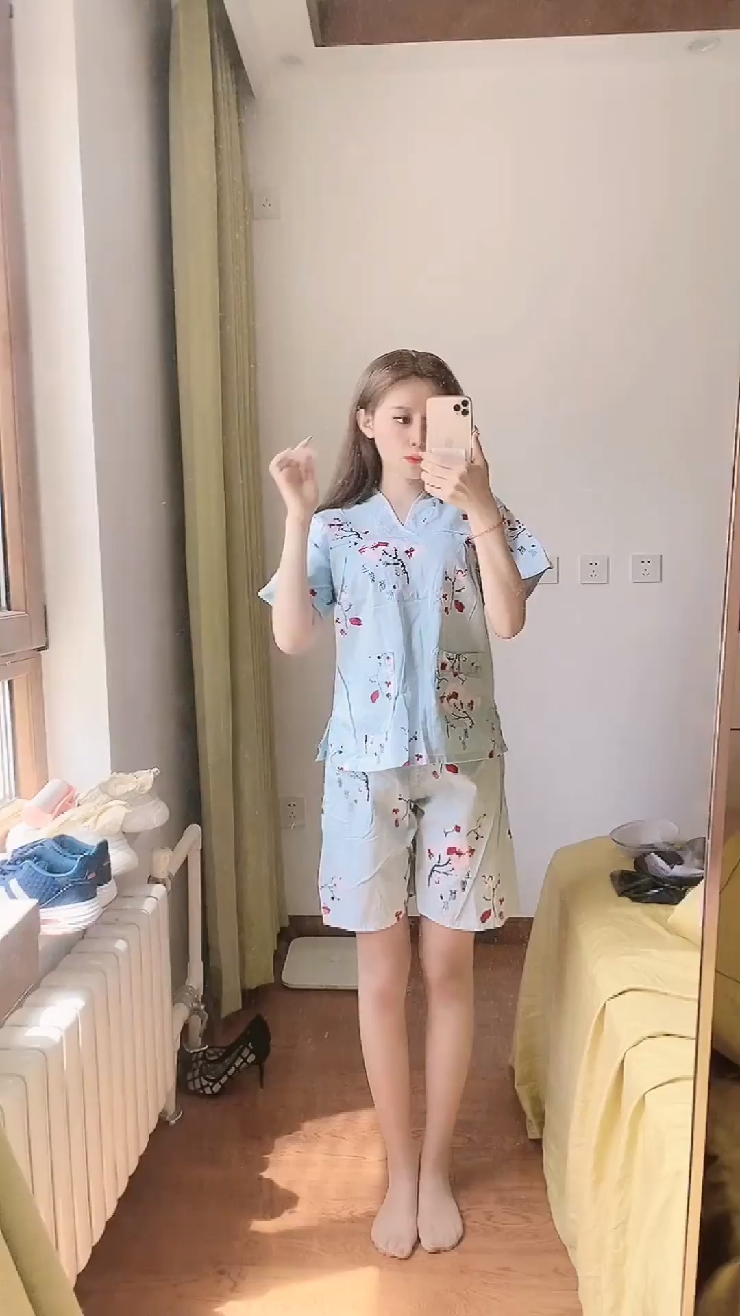 #汗蒸#美女穿spa汗蒸服显露掉掉白皙紧致美腿