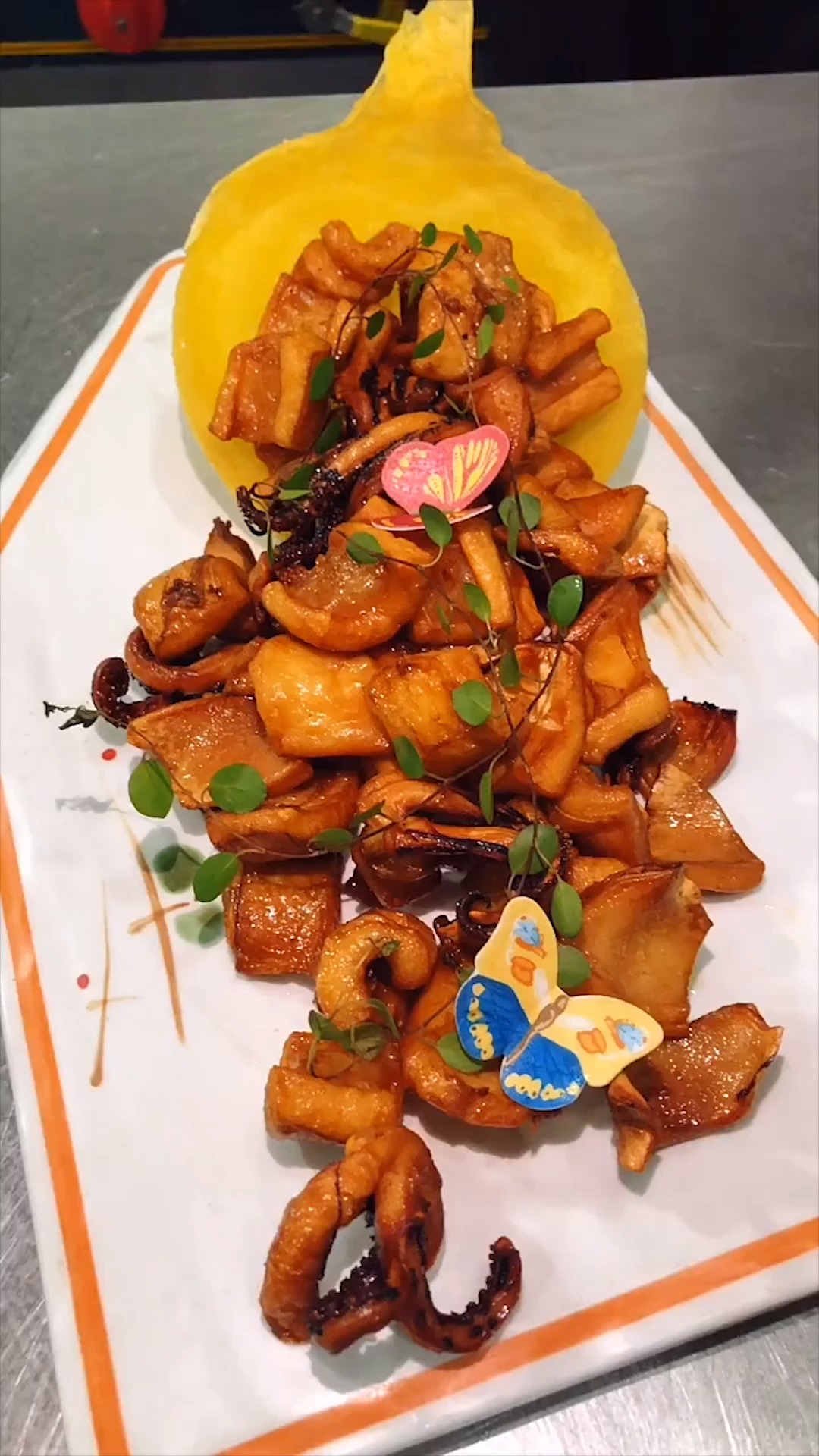 #美食#风味炭烧鱿鱼腌制比例,四季宝花生酱450克,芝麻酱50克,李锦记海鲜酱20克