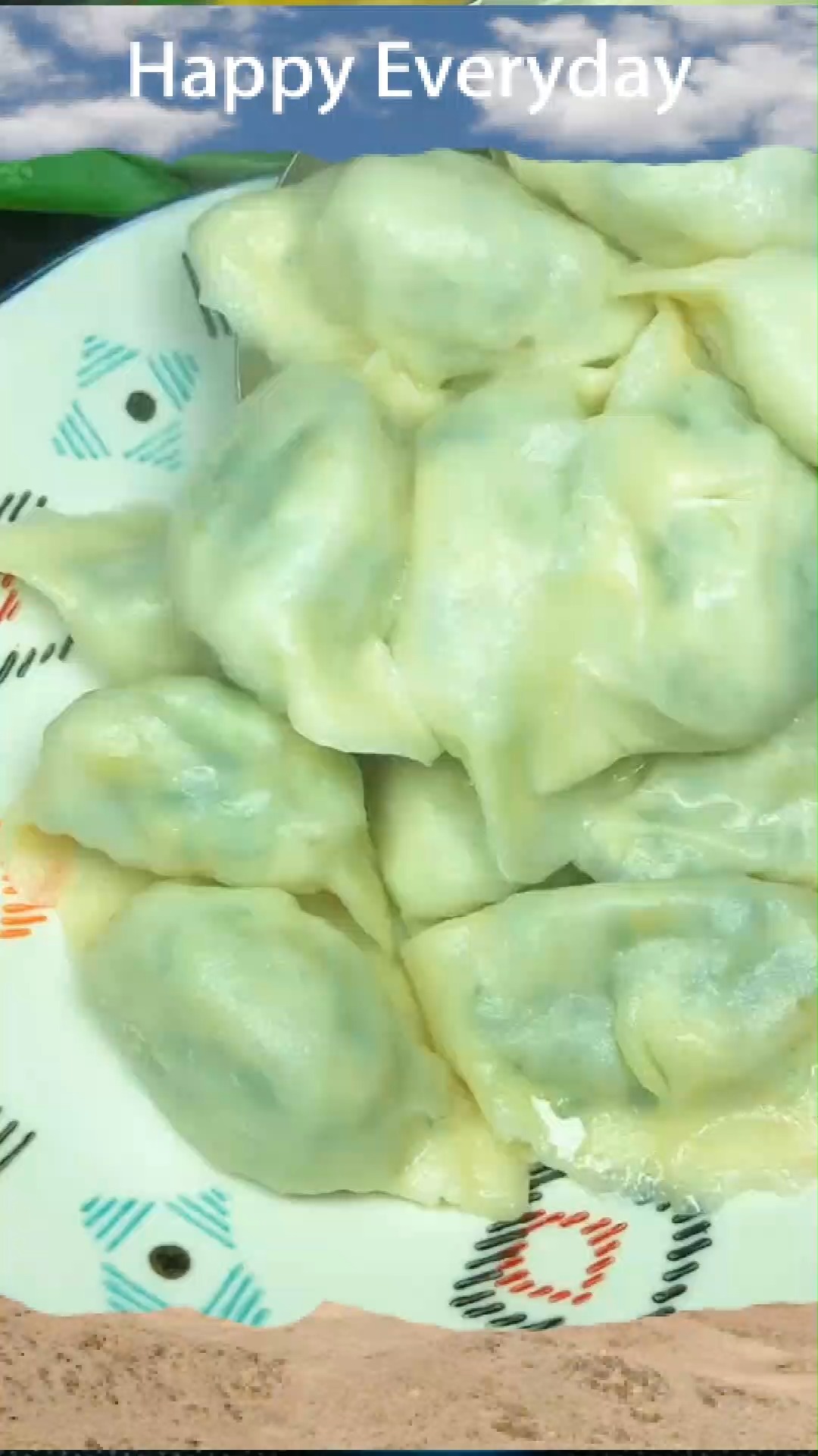 韭菜鸡蛋虾仁水饺,味道超级鲜美,太好吃了