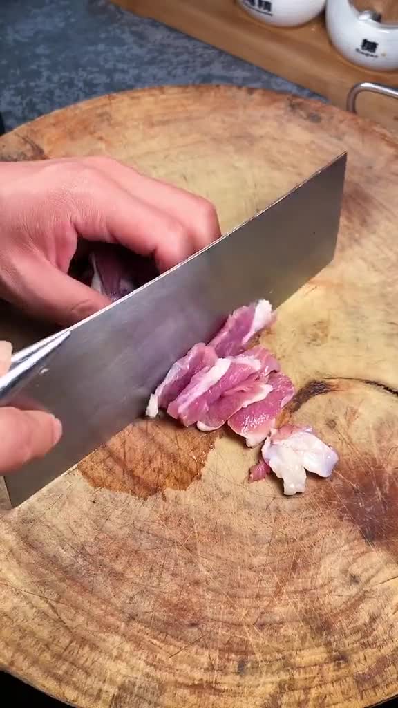 大葱爆羊肉羊肉片千万不要挂浆腌制一下就可以美食趣胃计划+家常美食教程