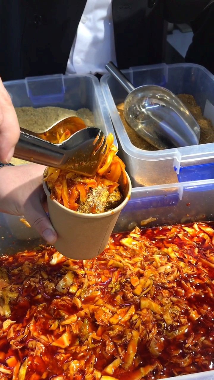 泡菜与豆腐完美结合 共同演绎新派臭豆腐