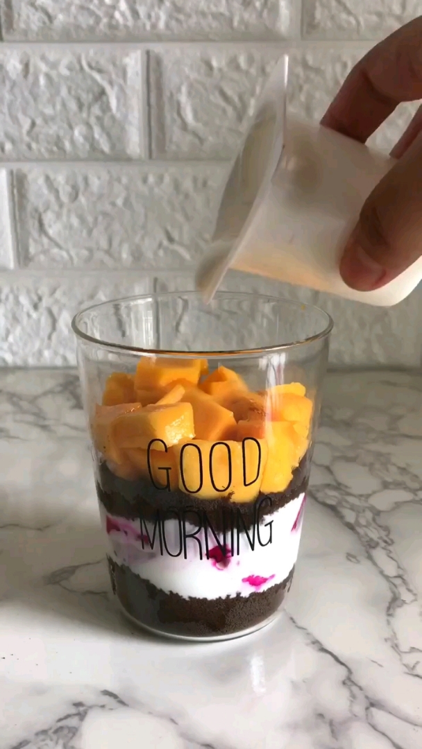 奥利奥水果酸奶杯