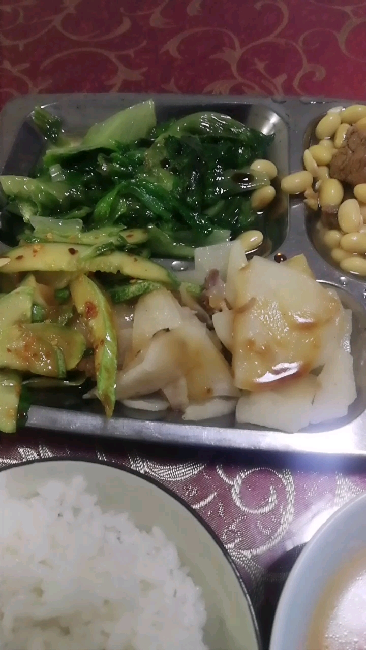 食堂饭菜