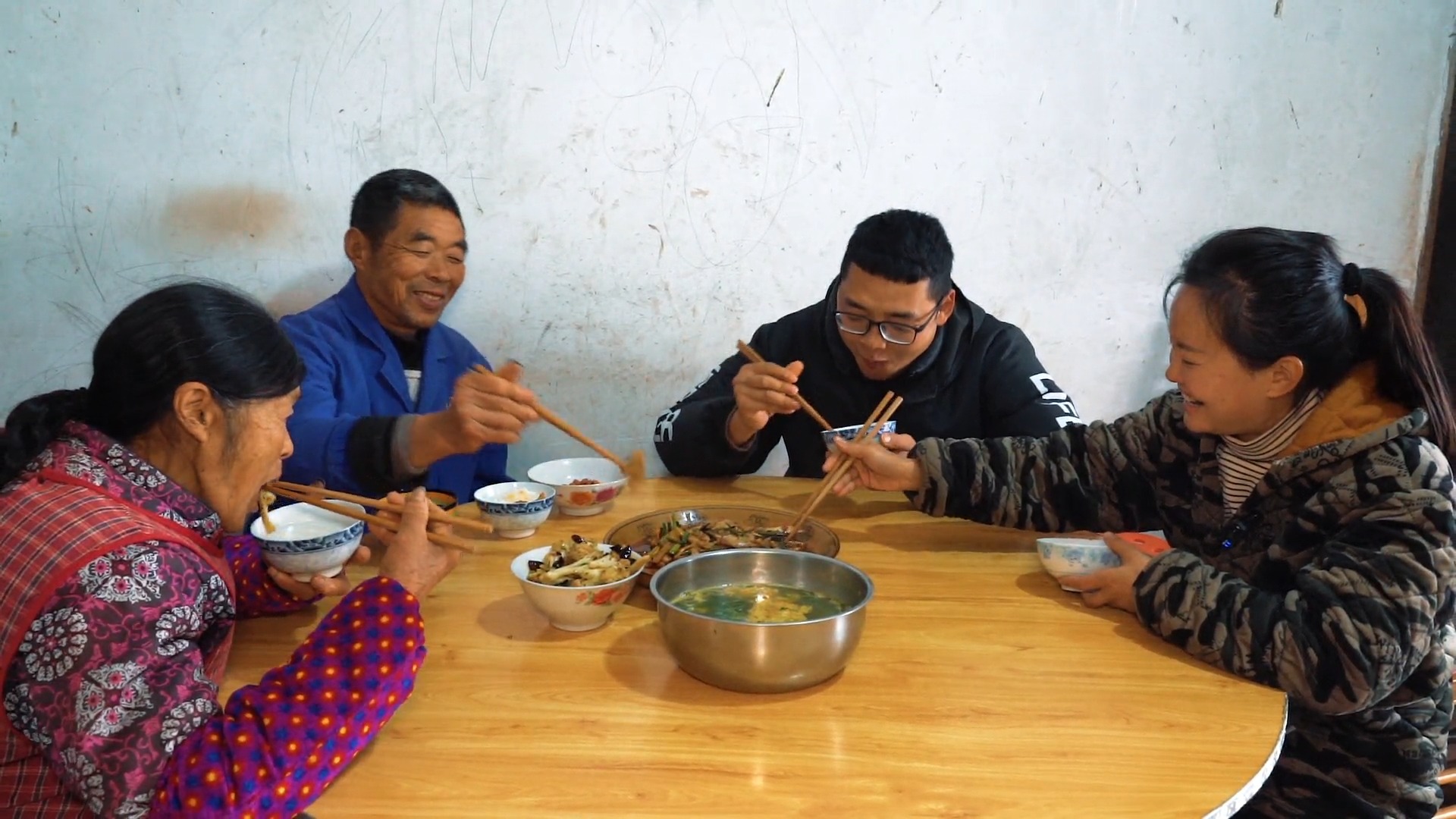 #美食记#闲暇之日，把之前晾晒的大头菜腌制储存，做一盘大头菜炒回锅肉，美味又下饭