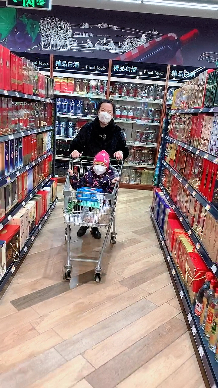 去超市,看看菜价