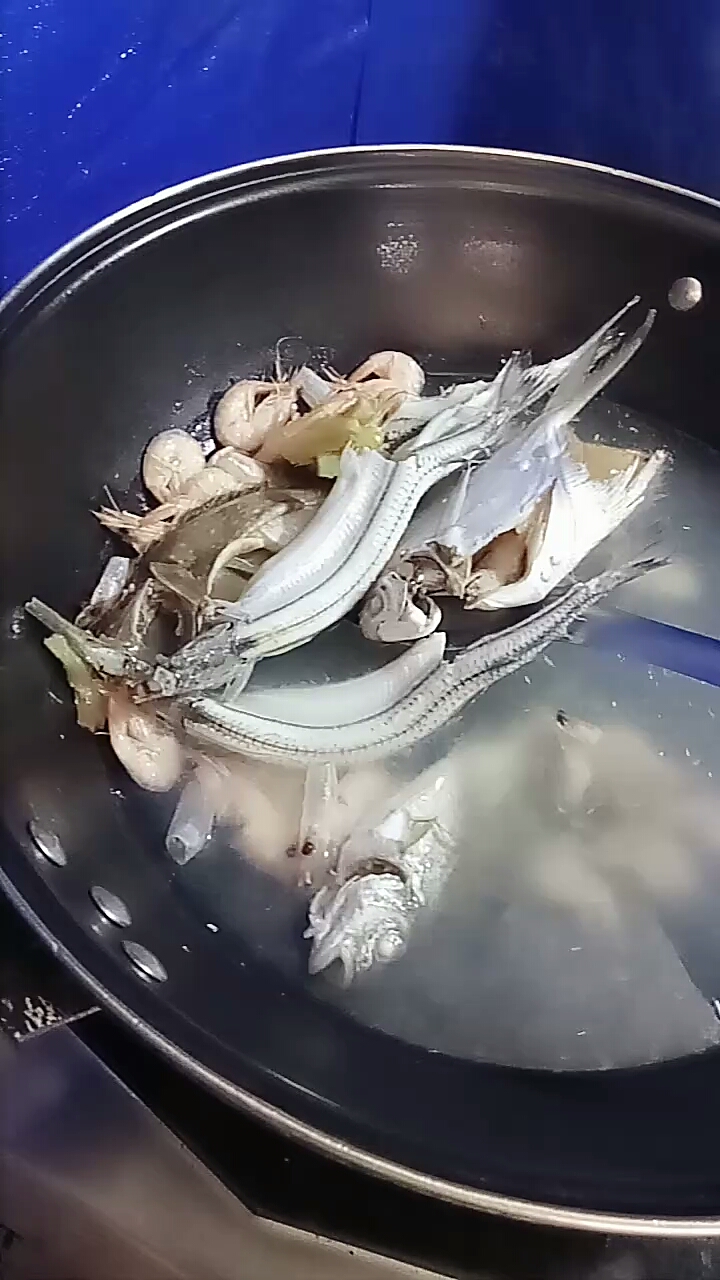 新鲜海鱼汤,流口水了吧