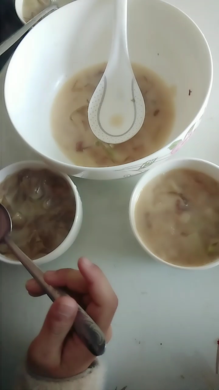 冬瓜,海米,宽粉汤,味道鲜美,每天喝都喝不够