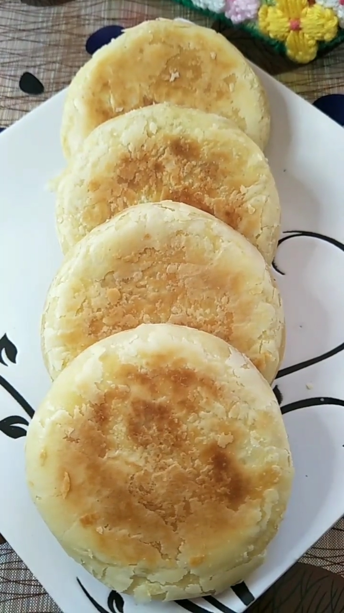 #美食#和大家分享糖酥饼的做法